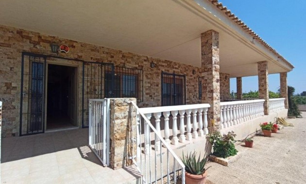 Sale - Finca Country Property -
San Miguel de Salinas