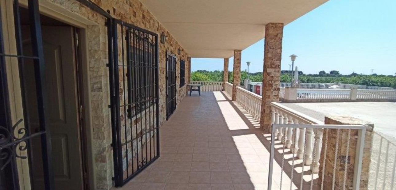 Sale - Finca Country Property -
San Miguel de Salinas