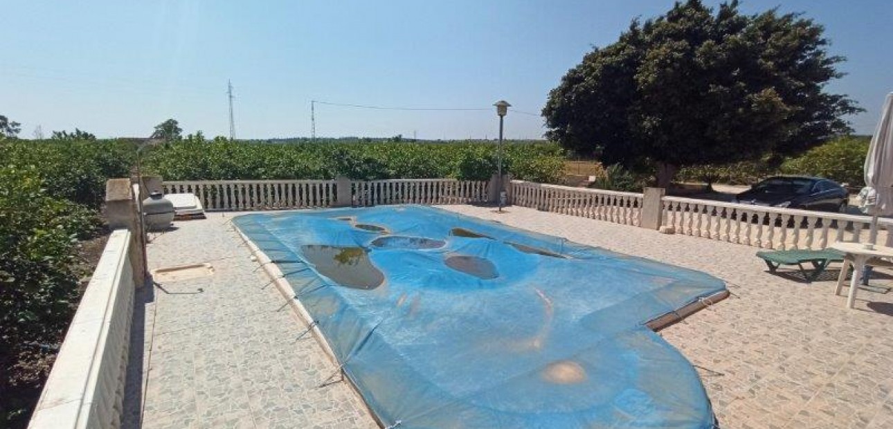 Sale - Finca Country Property -
San Miguel de Salinas