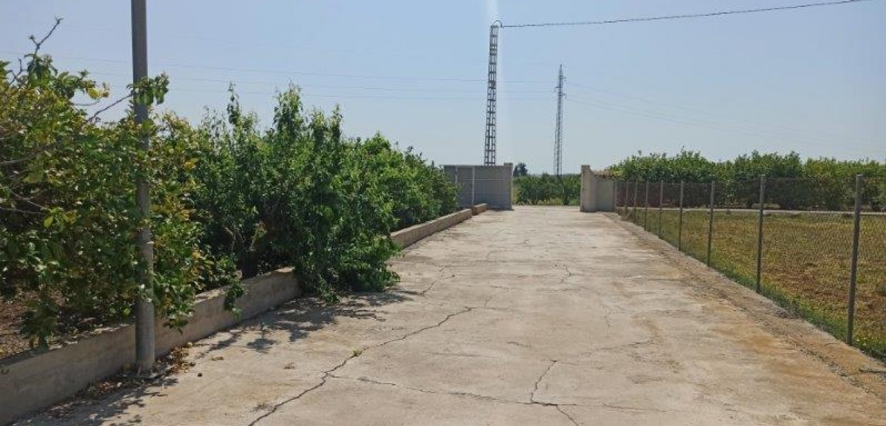 Sale - Finca Country Property -
San Miguel de Salinas