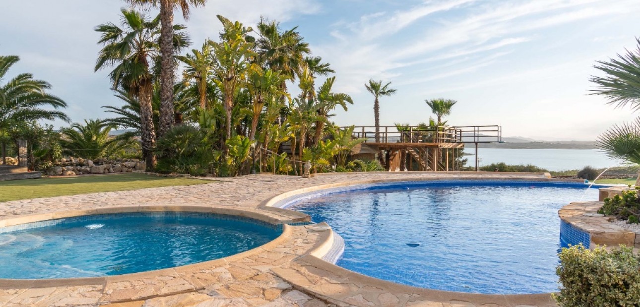 Venta - Villa -
Costa Blanca - Orihuela Costa