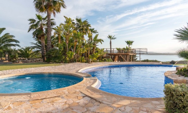 Venta - Villa -
Costa Blanca - Orihuela Costa
