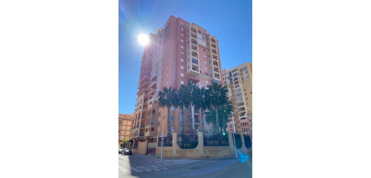 Venta - Apartamento / piso -
Torrevieja