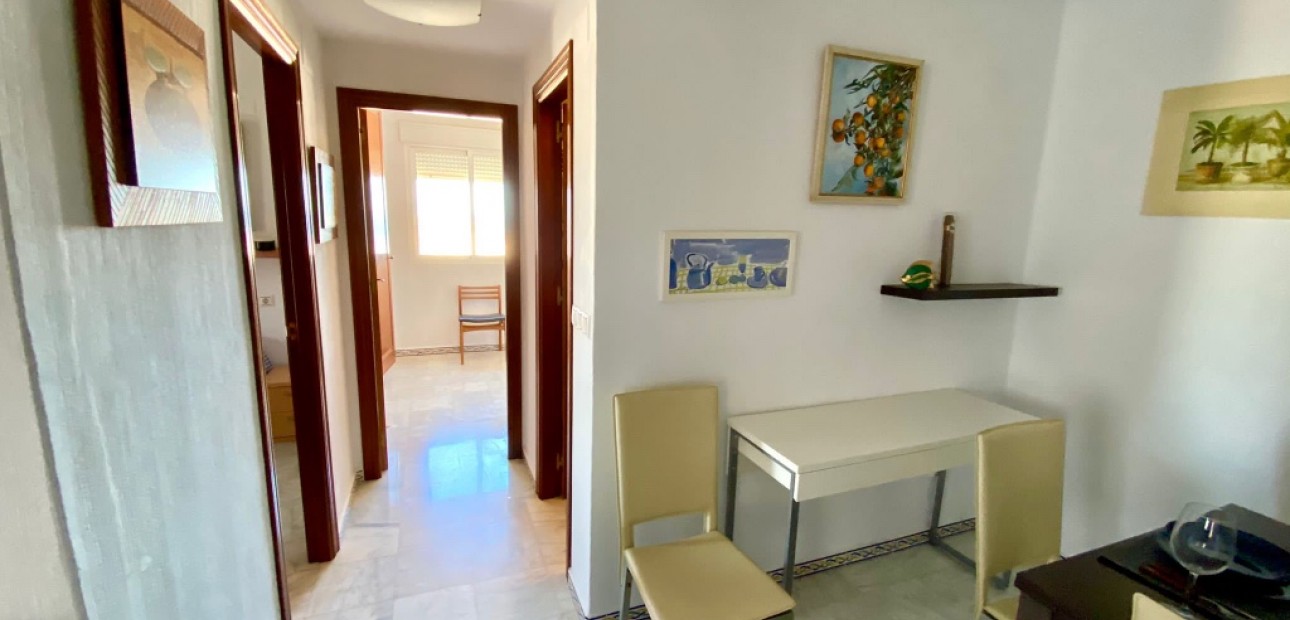 Venta - Apartamento / piso -
Torrevieja