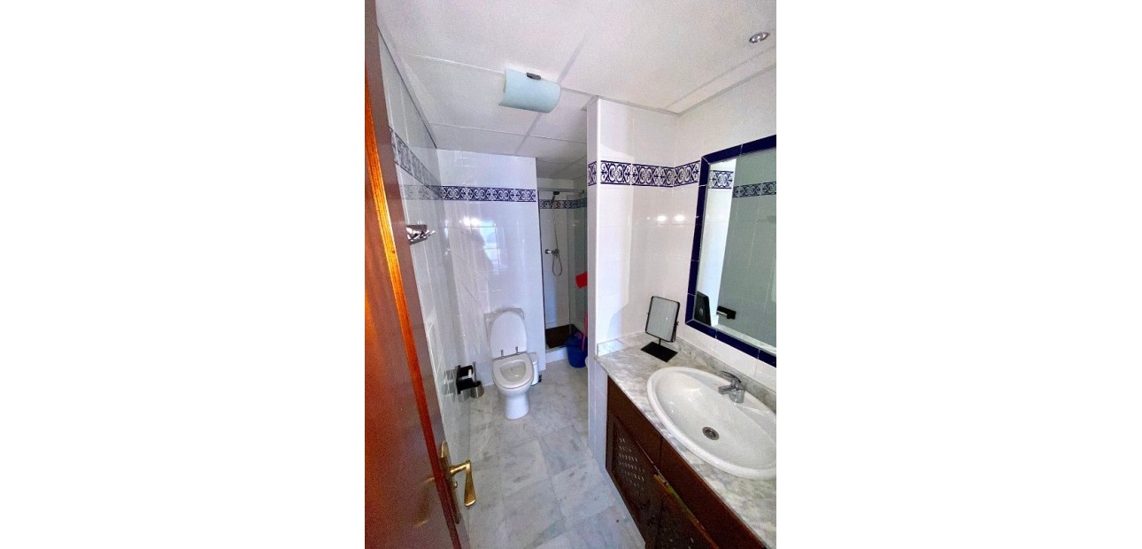 Venta - Apartamento / piso -
Torrevieja