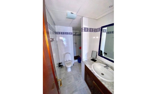 Venta - Apartamento / piso -
Torrevieja