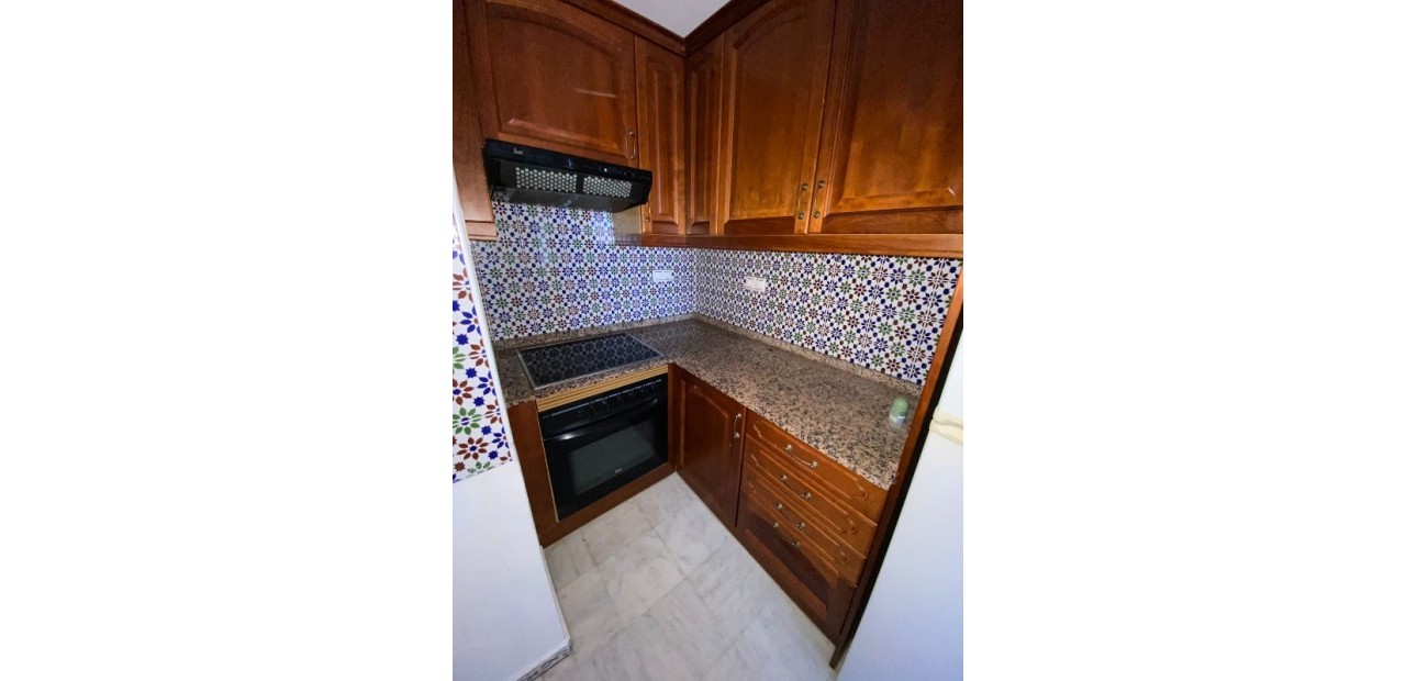 Venta - Apartamento / piso -
Torrevieja