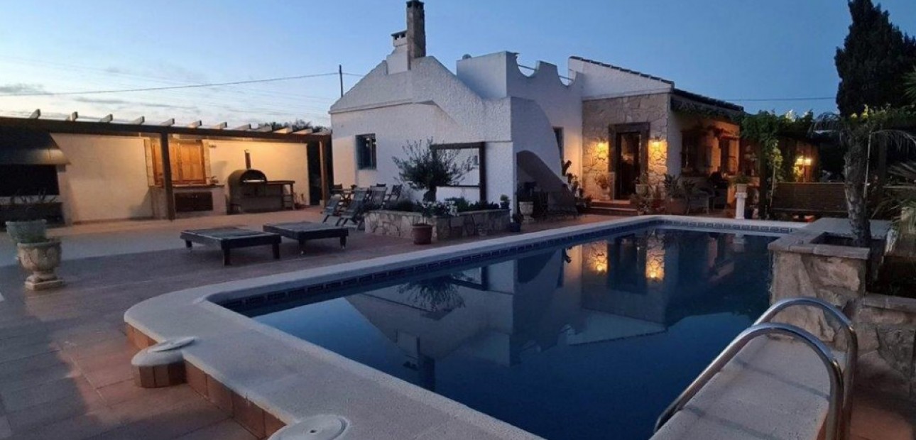 Venta - Finca Country Property -
Los Montesinos