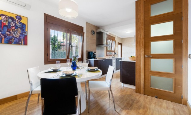 Venta - Villa -
Los Balcones