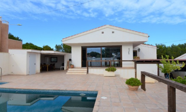 Venta - Villa -
Pinar de Campoverde