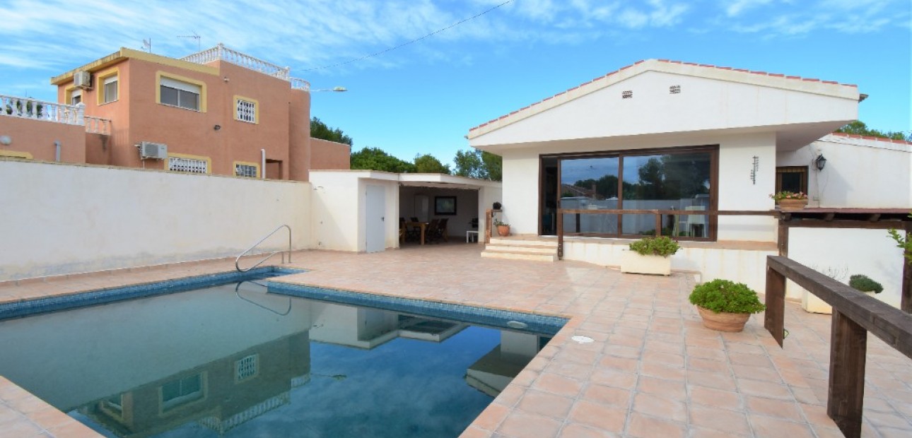 Venta - Villa -
Pinar de Campoverde