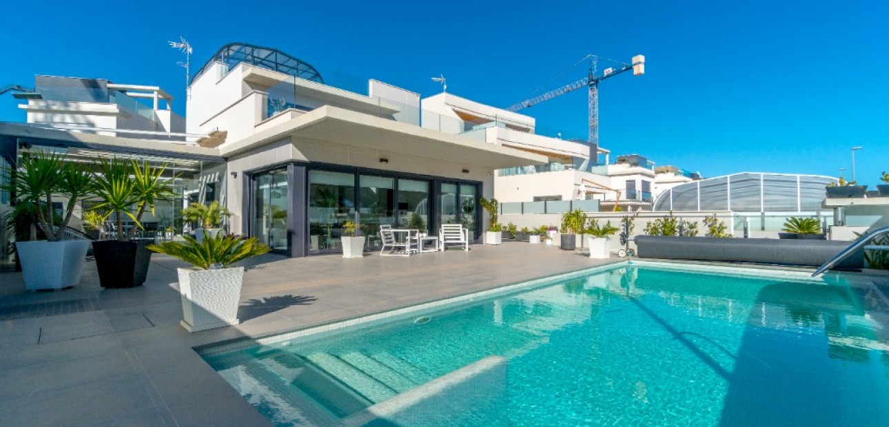 Herverkoop - Villa -
Dehesa de Campoamor