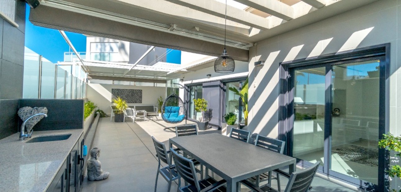 Herverkoop - Villa -
Dehesa de Campoamor