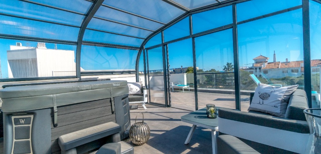 Herverkoop - Villa -
Dehesa de Campoamor