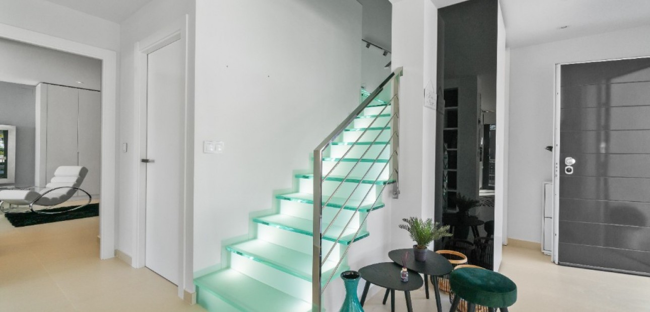 Herverkoop - Villa -
Dehesa de Campoamor