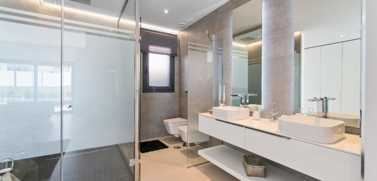 Herverkoop - Villa -
Dehesa de Campoamor