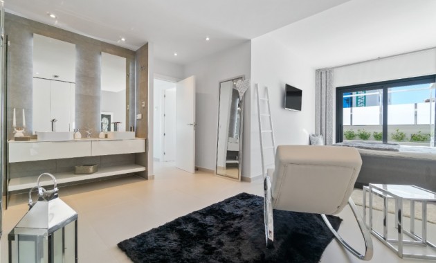 Herverkoop - Villa -
Dehesa de Campoamor