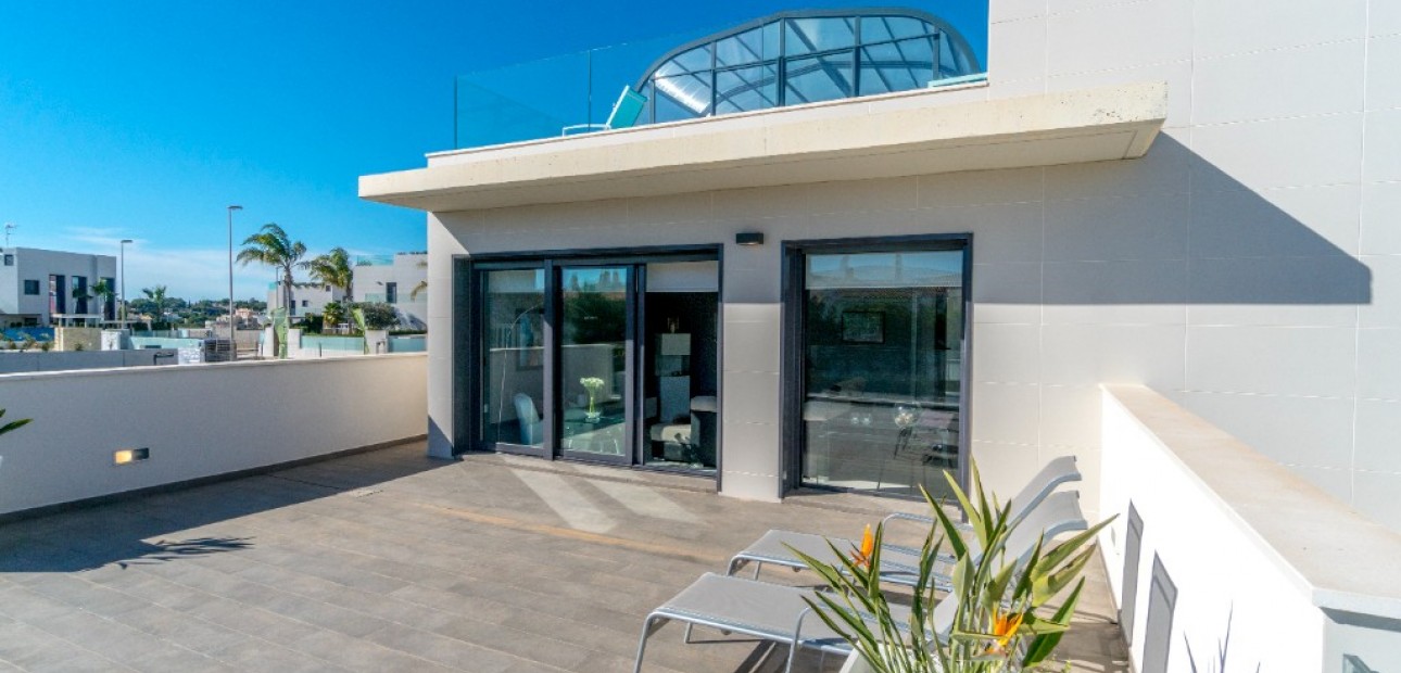 Herverkoop - Villa -
Dehesa de Campoamor