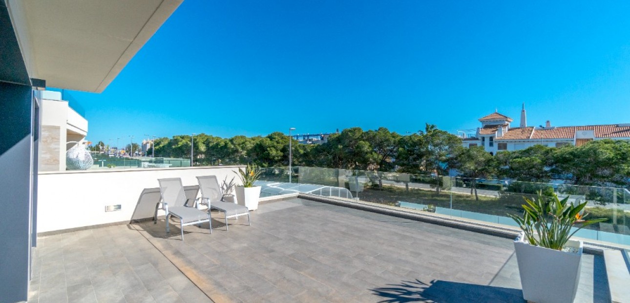 Herverkoop - Villa -
Dehesa de Campoamor