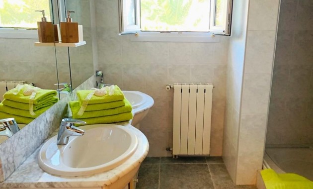 Herverkoop - Villa -
Jávea - Javea