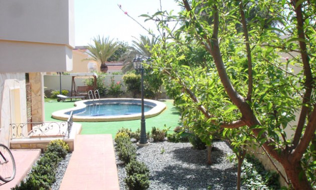 Sale - Villa -
Ciudad Quesada