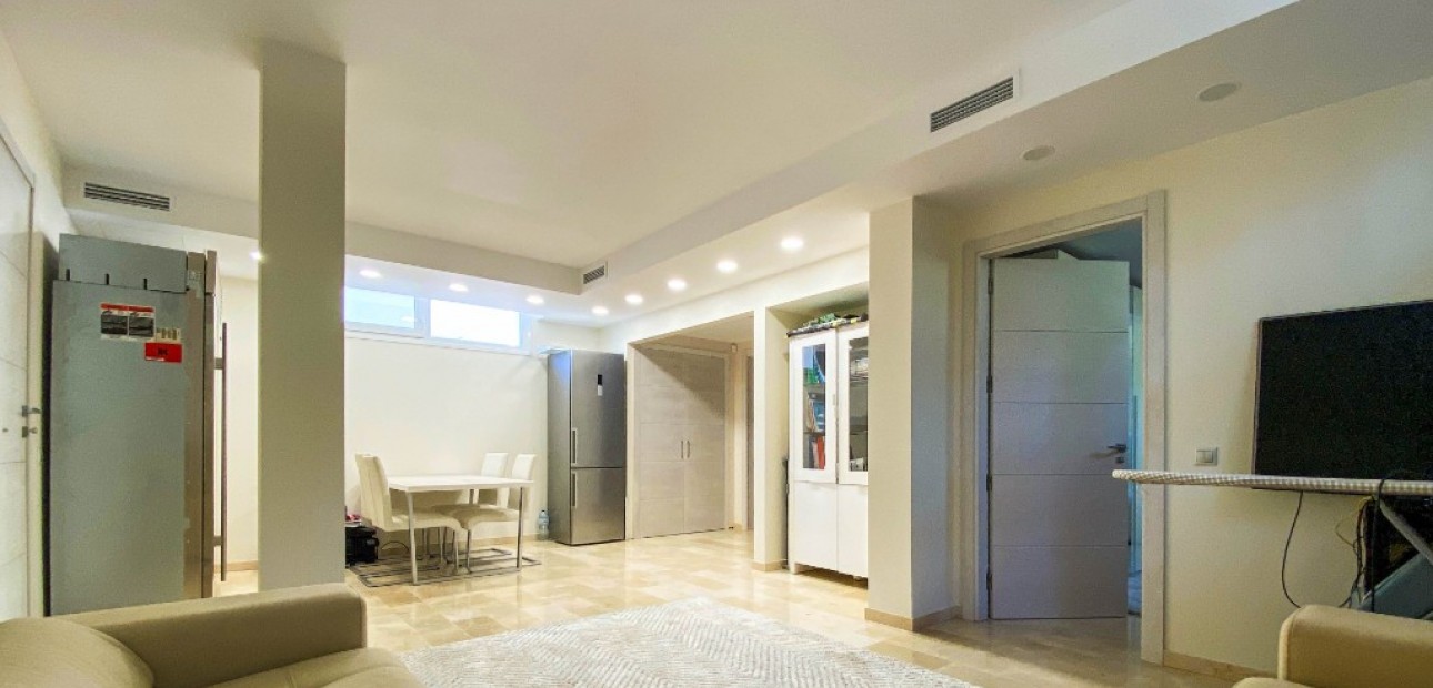 Sale - Villa -
La Zenia