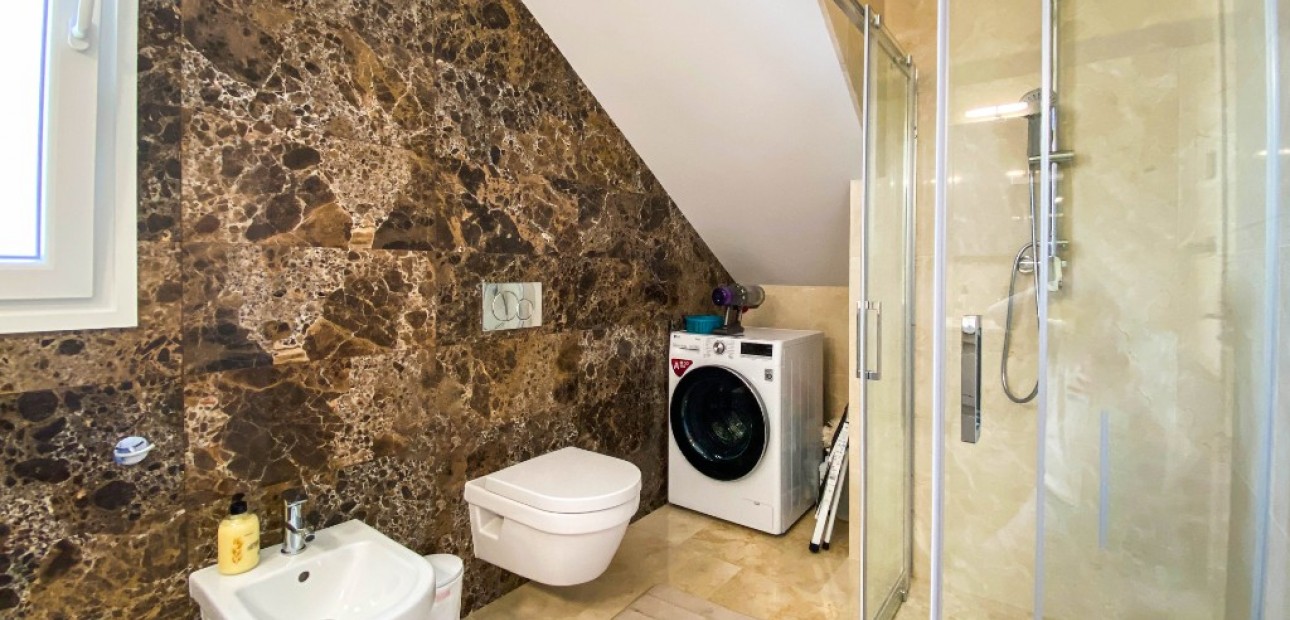 Sale - Villa -
La Zenia