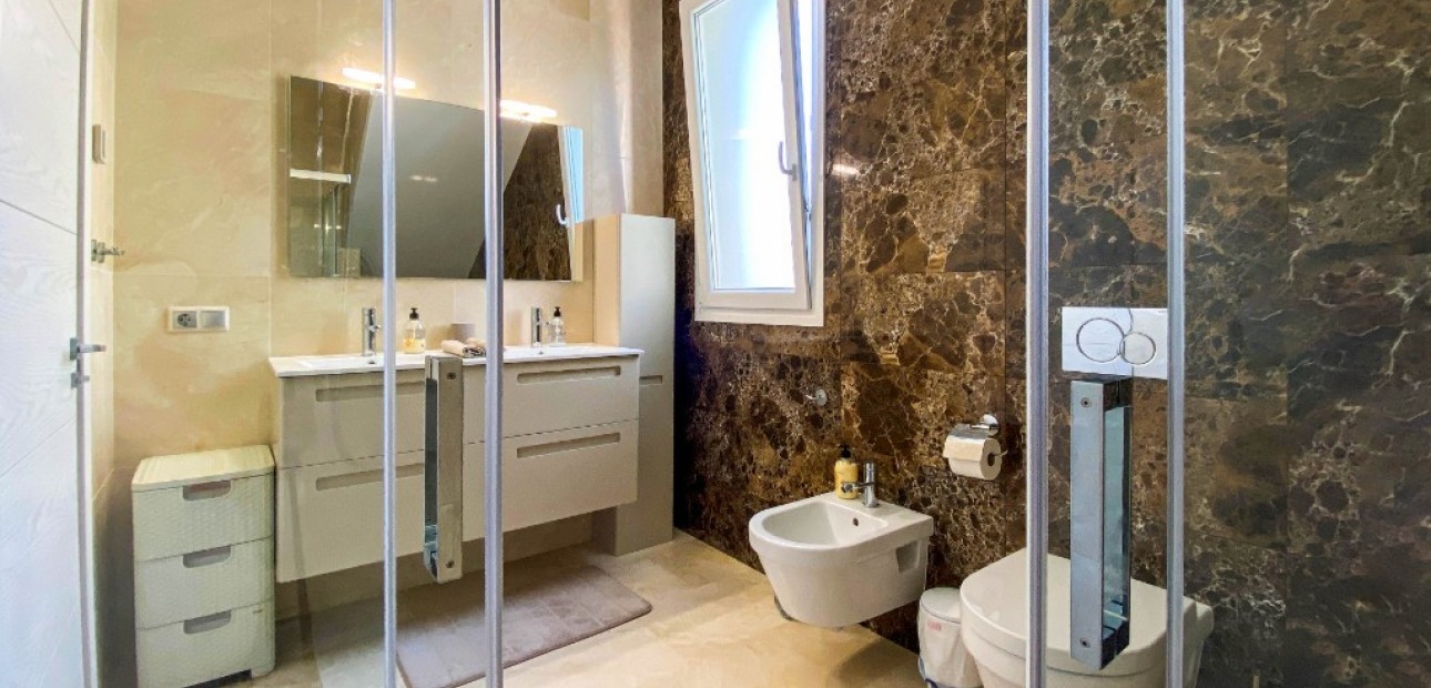 Sale - Villa -
La Zenia