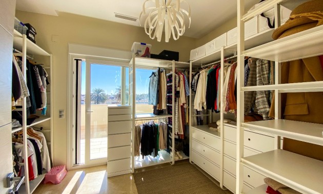 Sale - Villa -
La Zenia