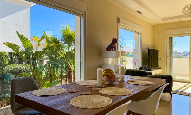 Sale - Villa -
La Zenia