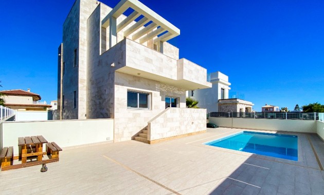 Sale - Villa -
La Zenia