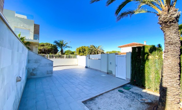 Sale - Villa -
La Zenia