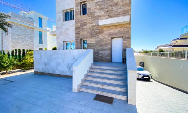 Sale - Villa -
La Zenia