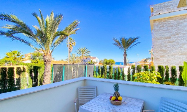 Sale - Villa -
La Zenia