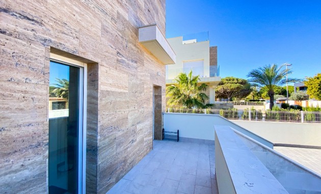 Sale - Villa -
La Zenia