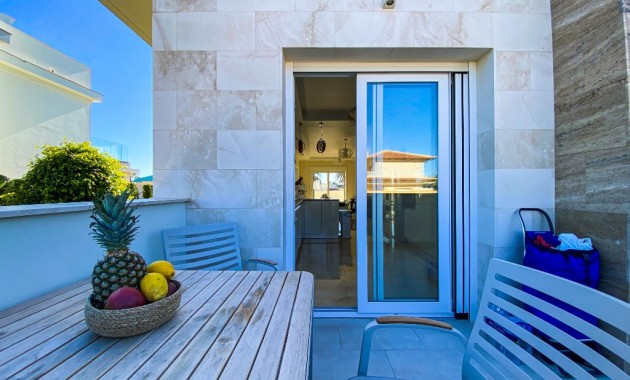 Sale - Villa -
La Zenia