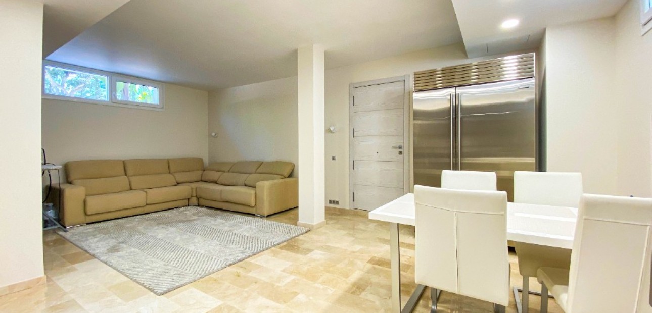 Sale - Villa -
La Zenia