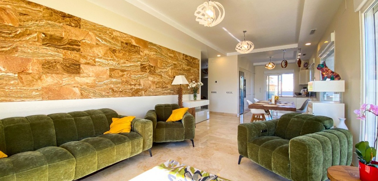 Sale - Villa -
La Zenia