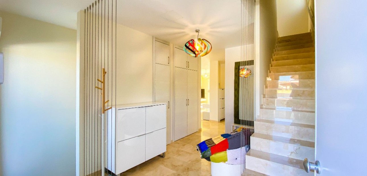 Sale - Villa -
La Zenia