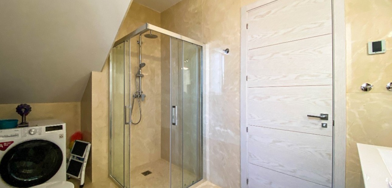 Sale - Villa -
La Zenia