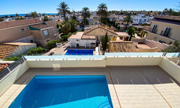 Sale - Villa -
La Zenia
