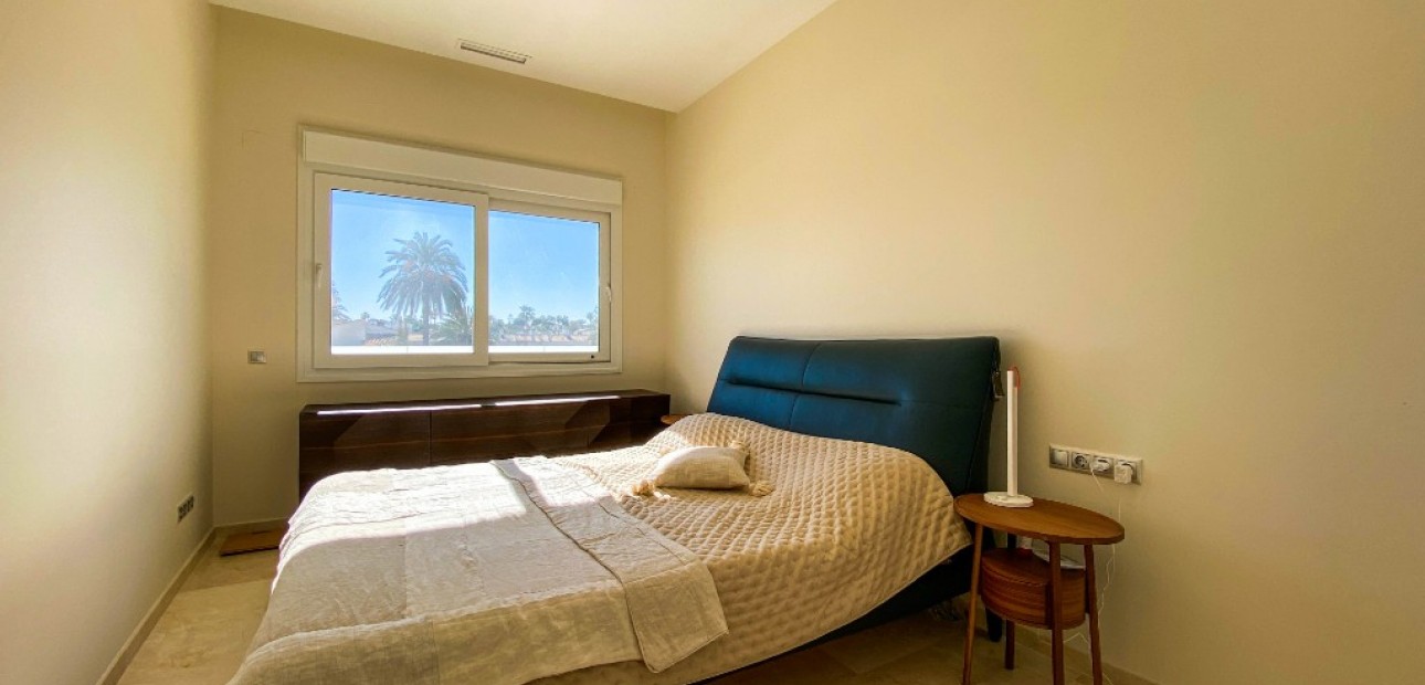 Sale - Villa -
La Zenia