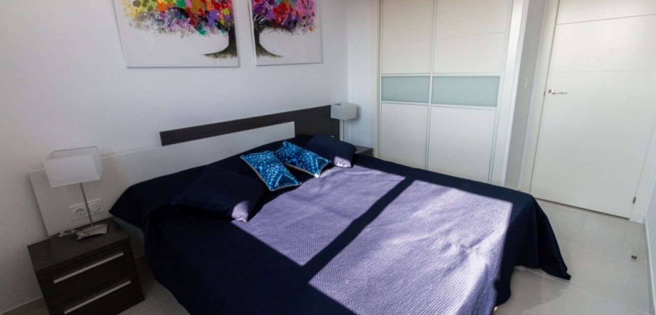 Venta - Apartamento / piso -
Punta Prima