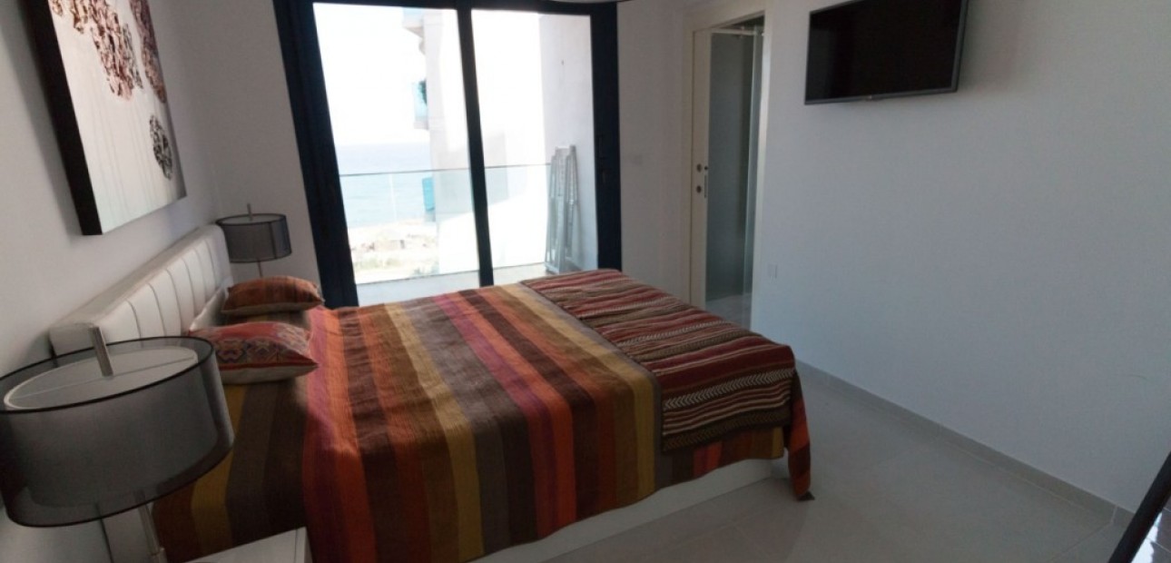 Venta - Apartamento / piso -
Punta Prima