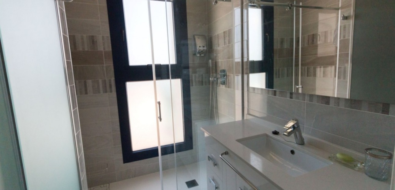 Venta - Apartamento / piso -
Punta Prima