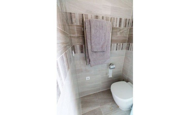 Venta - Apartamento / piso -
Punta Prima