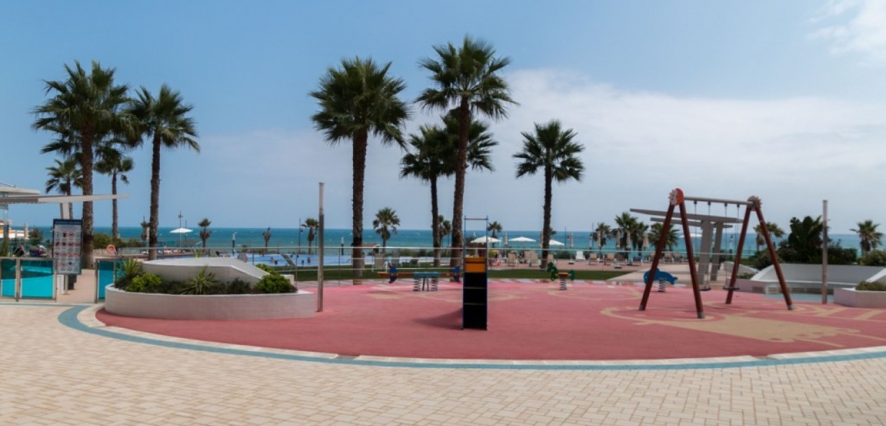 Venta - Apartamento / piso -
Punta Prima