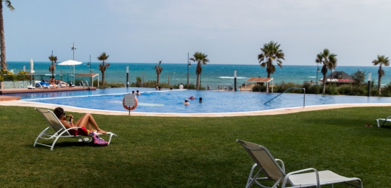 Venta - Apartamento / piso -
Punta Prima