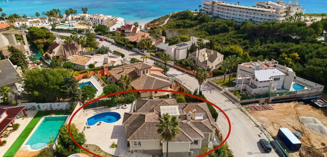 Sale - Luxury Villa -
Dehesa de Campoamor