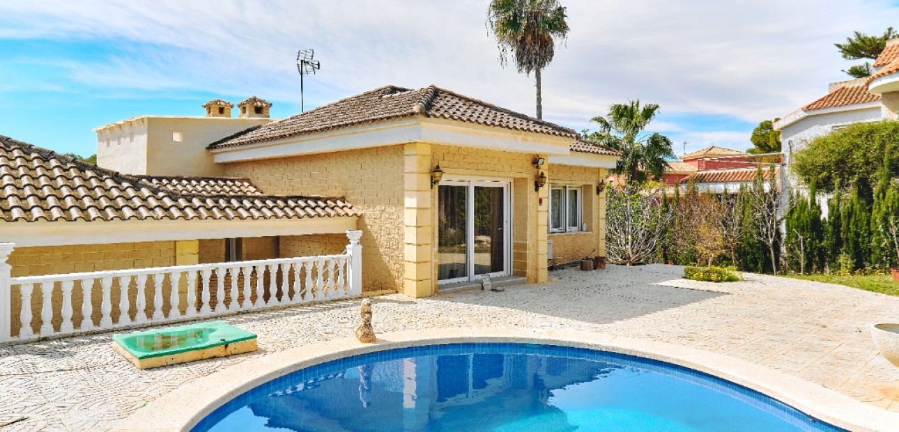 Sale - Luxury Villa -
Dehesa de Campoamor